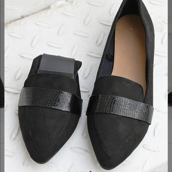 Matte Black Band-accent Foldable Ballet Flat - Picture 4 of 4